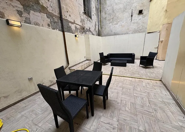 Loft Con Terrazzo Nei Vicoli アパート